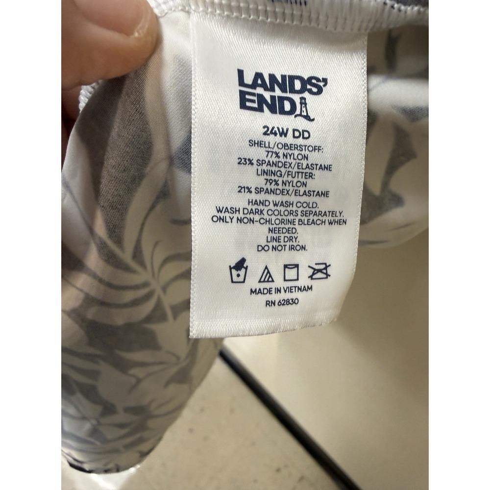Lands End Womens Tankini 24W DD Built In Bra Floral Swim Black White Vacation - Picture 7 of 8